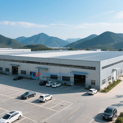 Kết cấu nhà kho thép cách nhiệt với bề mặt mạ kẽm hoặc sơn