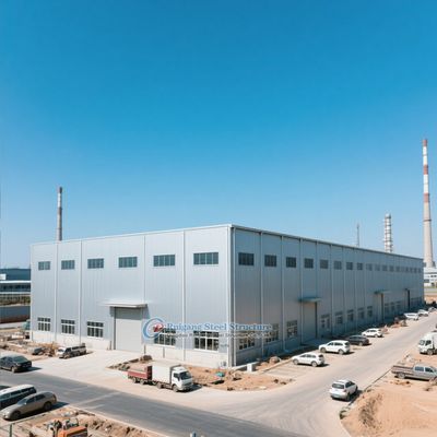 Cấu trúc thép chế biến sẵn theo yêu cầu Tòa nhà kho với tấm cách nhiệt và thép nhẹ